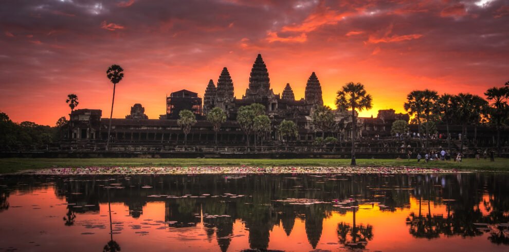 Beautiful,Sunrise,With,Colorful,Sky,At,Angkor,Wat,(means,”temple