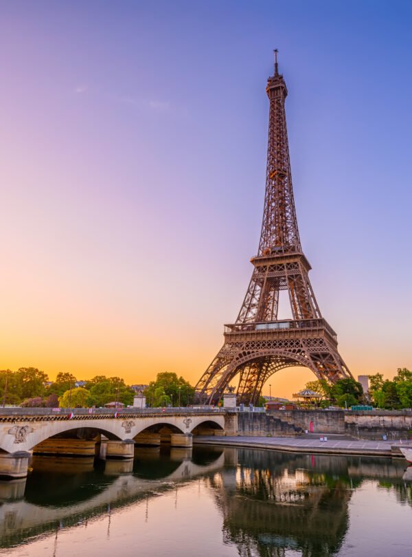 View,Of,Eiffel,Tower,And,River,Seine,At,Sunrise,In
